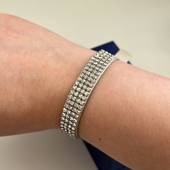 Swarovski adjustable silver leather wrap bracelet - Picture 7 of 7